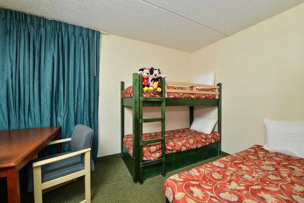 Ramada Maingate West Hotel Lake Buena Vista Room photo