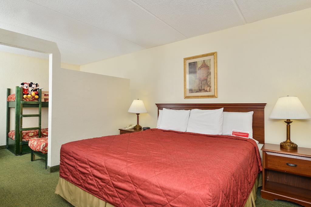 Ramada Maingate West Hotel Lake Buena Vista Room photo