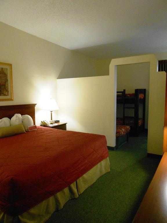 Ramada Maingate West Hotel Lake Buena Vista Room photo