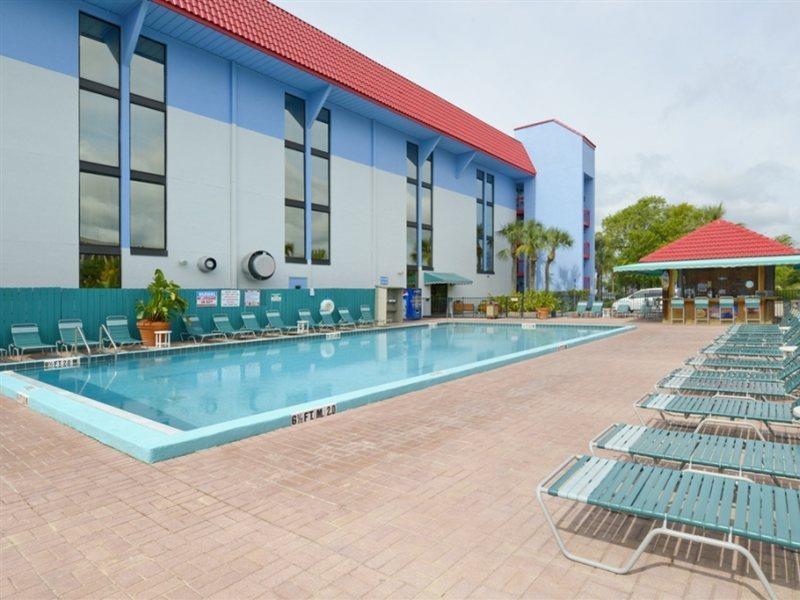 Ramada Maingate West Hotel Lake Buena Vista Exterior photo